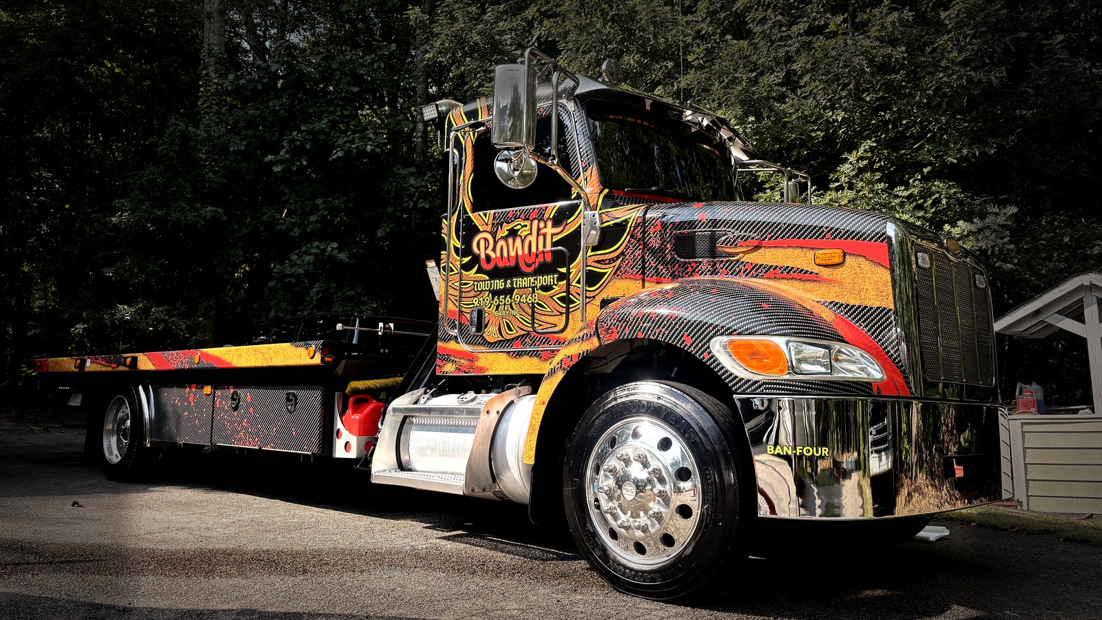 Bandit Towing truck on the job